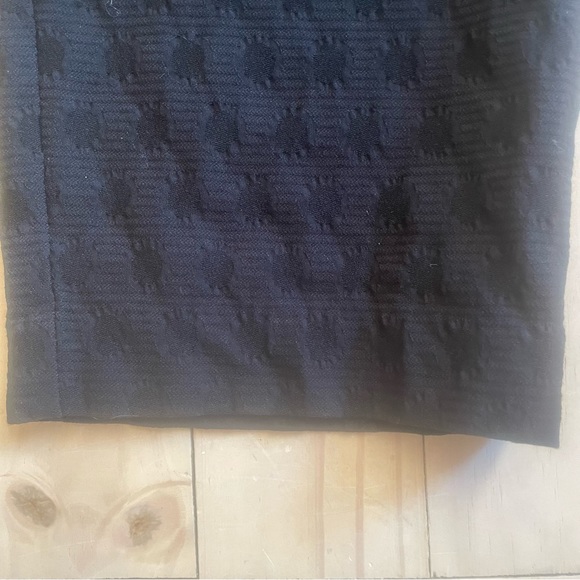 Peter Nygard Black on Black Textured Crop Pant NWOT - Picture 3 of 10